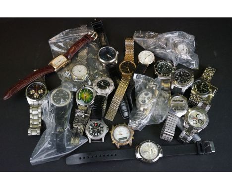 A collection of mixed wristwatches to include Sekonda, Lorus and Casio examples. 