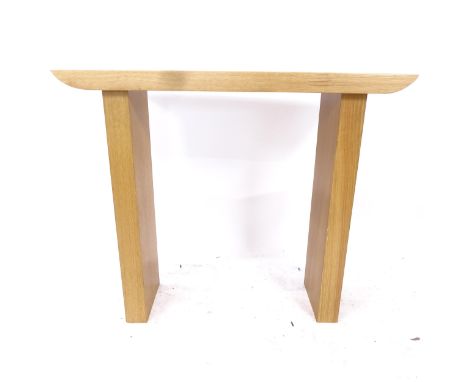 A modern light oak console table, W101cm, H86cm, D31cm 