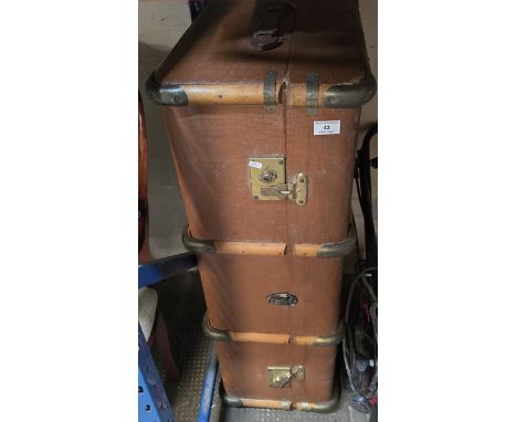 TRAVEL SHIPPING TRUNK     