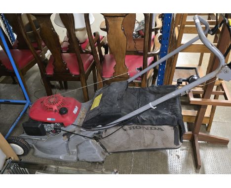 HONDA ENGINE LAWNMOWER     