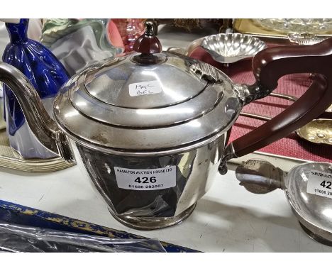 LONDON SILVER TEAPOT WITH BAKELITE HANDLE &amp; FINIAL, WEIGHT APPROX 507.5 GRAMS INCLUDING THE HANDEL &amp; FINIAL