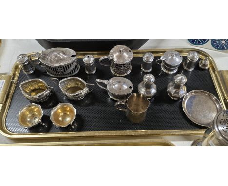 TRAY CONTAINING VARIOUS SILVER CRUETS COMPRISING SALT DISHES, PEPPER POTS, SMALL DISH ETC, WEIGHT APPROX 552 GRAMS