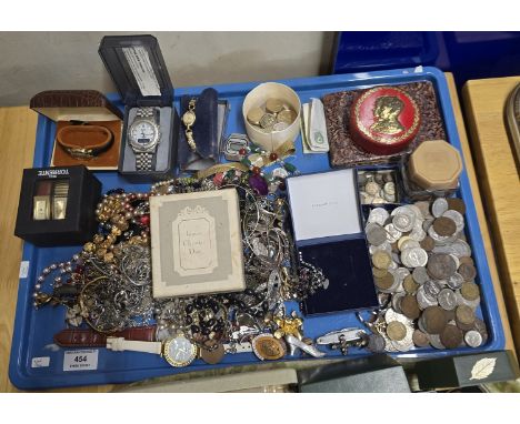 TRAY CONTAINING LARGE QUANTITY OF VARIOUS COSTUME JEWELLERY, VARIOUS COINS, SILVER COINS, POUND COINS, WATCHES, COPPER COINS 