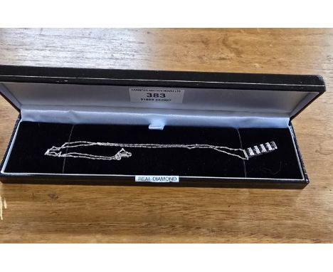 FINE LADIES 18CT WHITE GOLD CHAIN WITH 18CT WHITE GOLD DIAMOND SET MODERNIST PENDANT, WEIGHT APPROX 7.5 GRAMS