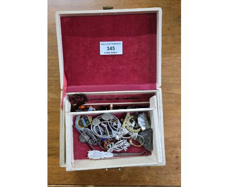 QUANTITY OF VARIOUS COSTUME JEWELLERY SILVER , BROOCHES, HORSE BROOCH, HAT BADGES, COSTUME JEWELLERY, ENAMELLED BADGES ETC
