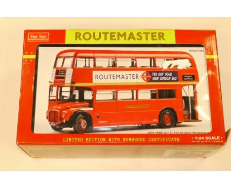 Routemaster Bus, Sun Star Routemaster London Bus, 1:24 scale, r/h mirror detached but in box, VG, original box, F