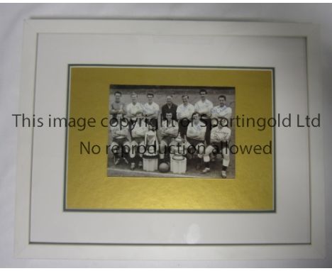 TOTTENHAM     Framed signed team photo of the Tottenham Double side of 1960/61. Includes John White. Good