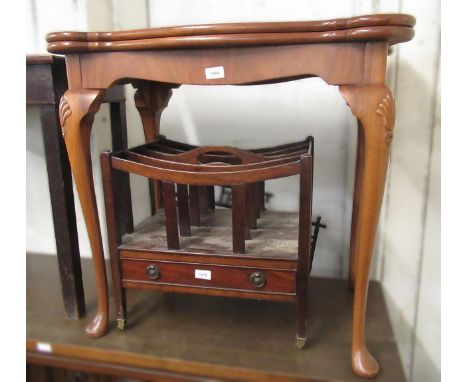 Reproduction figured walnut fold-over card table on cabriole supports with pad feet, 78cm wide 