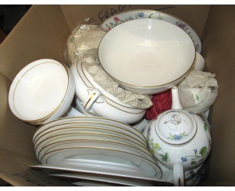 Royal Worcester Arcadia pattern part service, together with a quantity of Royal Worcester Contessa pattern dinnerwarethe part