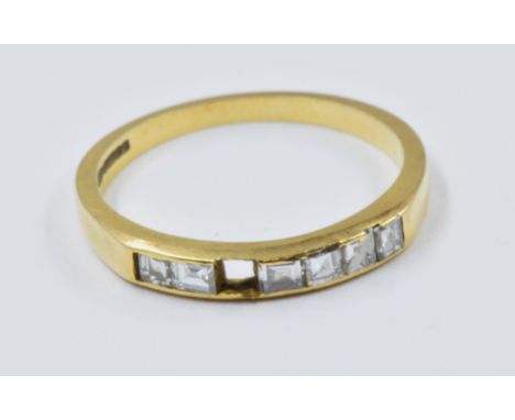 18ct Gold diamond set half eternity ring (minus one stone), 2.5g, size 'O' 