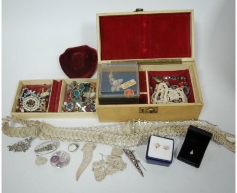 A collection of assorted costume jewellery to include; ladies filigree work belt, white metal bangle, paste-set brooches etc 