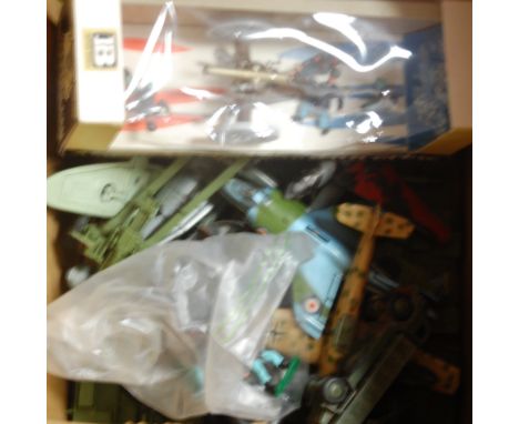 A collection of mixed boxed and loose military related diecast and plastic figures, to include; boxed Britains No.4465 Federa