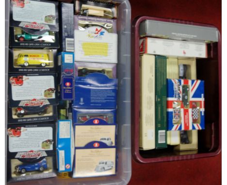 A large collection of assorted boxed modern issue diecast toy vehicles, to include; Magnificent Austin 7s 1.43 scale diecast 