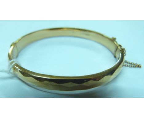 9ct yellow gold bangle, 8.5g