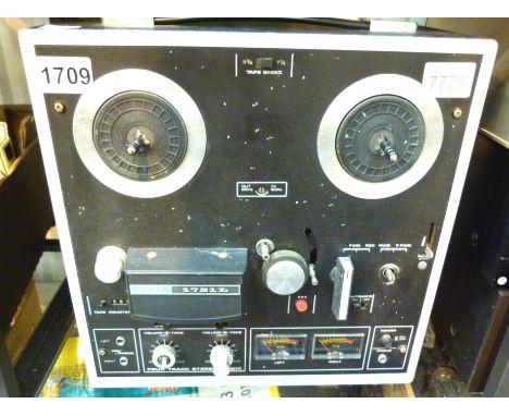 Akai 1721 B reel to reel tape recorder