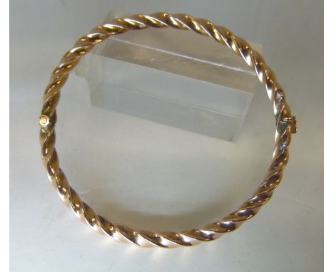 Antique 9ct rose gold twist bangle. 5.4 g, DIA: 6 cm