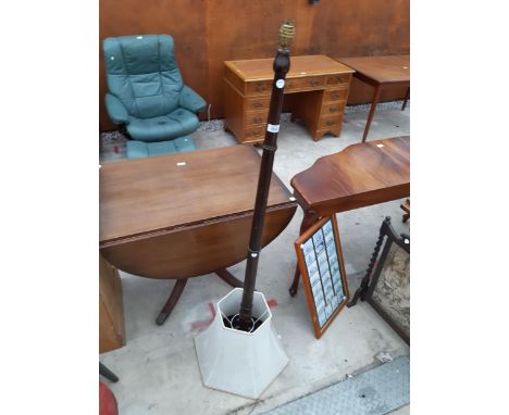 A MID 20TH CENTURY STANDARD LAMP AND SHADE