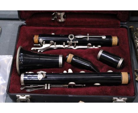 A BOXED QUALITY SELMER CLARINET