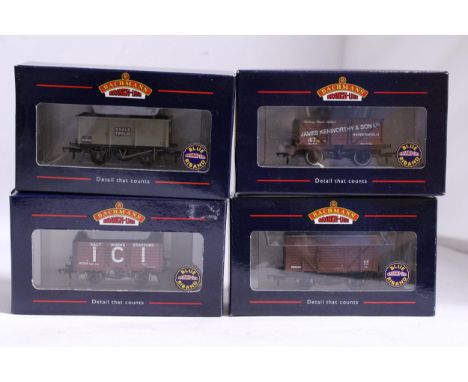 FOUR BACHMANN OO GAUGE ROLLING STOCK WAGONS TO INCLUDE 37-2003 7 PLANK COLLECTOR'S CLUB WAGON 2003, 37-077 7 PLANK END DOOR W