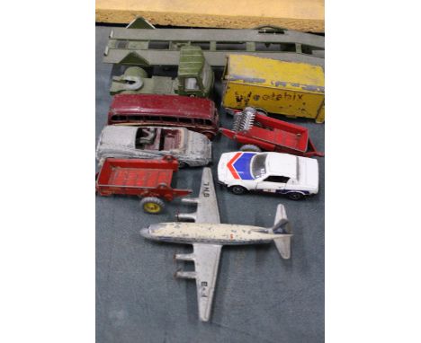 EIGHT VINTAGE DINKY TOYS TO INCLUDE A VISCOUNT AEROPLANE, AEC ARTICULATED LORRY, LUXURY COACH, ETC - SOME A/F