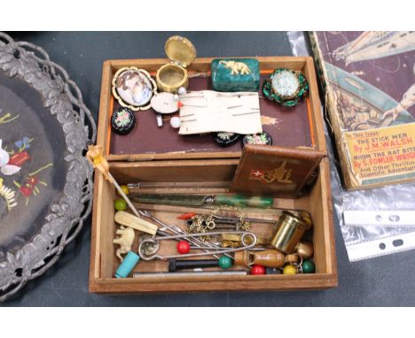 A QUANTITY OF COLLECTABLES TO INCLUDE A THOMAS L MOTT PORTRAIT BROOCH PAINTED ON PORCELAIN (FASTENER MISSING), LACQUERED BUTT