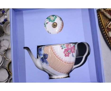 A BOXED WEDGWOOD BUTTERFLY BLOOM TEAPOT