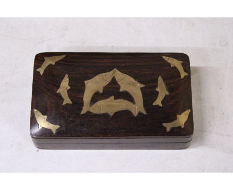 A VINTAGE MAHOGANY BOX WITH BRASS FISH INLAY