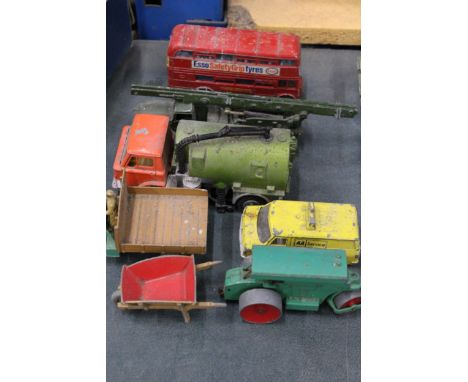 SEVEN VINTAGE DINKY VEHICLES TO INCLUDE A JOHNSTON ROAD SWEEPER, STEAM ROLLER, MOTOCART, WHEEL BARROW, ETC