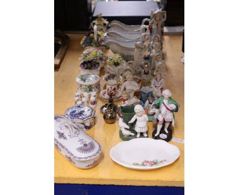 A QUANTITY OF COLLECTABLES TO INCLUDE PORCELAIN FIGURES, CERAMIC POSIES, ORIENTAL STYLE TRINKET POTS, BLUE AND WHITE PORCELAI