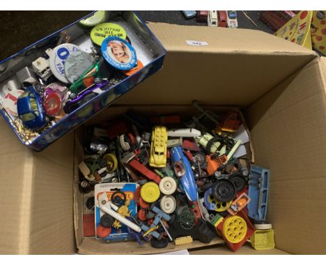 A QUANTITY OF TOYS TO INCLUDE VINTAGE DIE-CAST VEHICLES, ETC