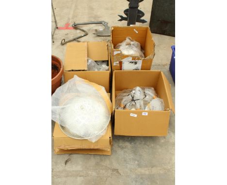 AN ASSORTMENT OF DECORATIVE LIGHT FITTINGS