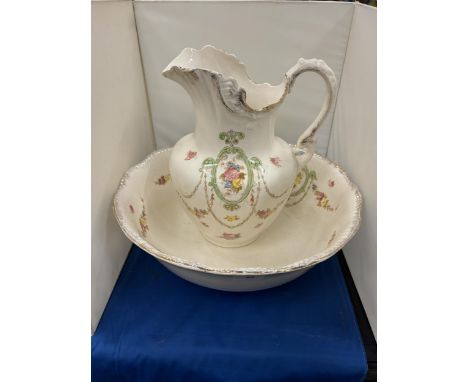 A LARGE VICTORIAN CROWN DEVON WASH BOWL AND JUG