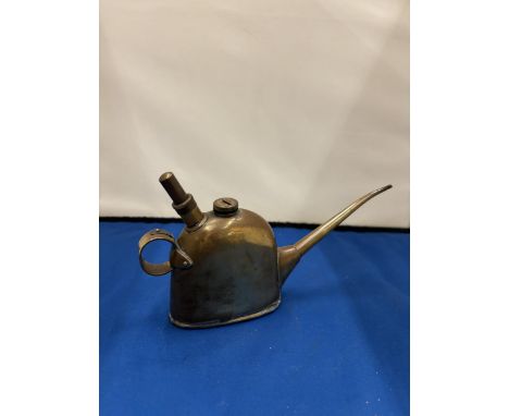 A JOSEPH LUCAS LIMITED BIRMINGHAM ENGLAND NO.40 VINTAGE OIL CAN