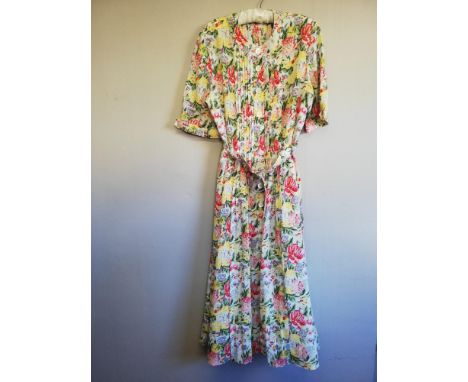 Vintage ladies floral short sleeved long dress with button through front &amp; belt 