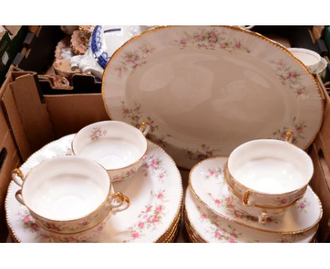 A quantity of tea and dinner ware to include a Paragon 'Victoriana Rose' part dinner service, Colclough ivory-decorated tea s