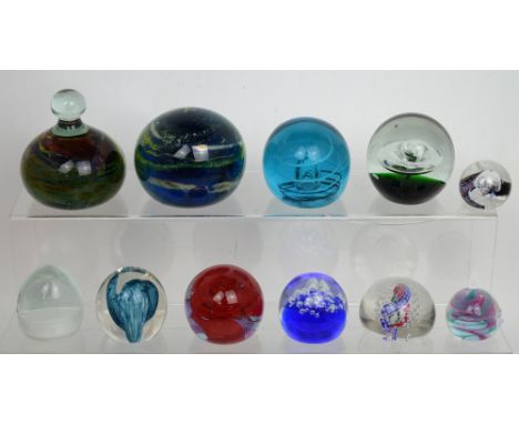 Eleven paperweights to include four Caithness examples etc (11).