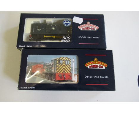 Bachmann B.R. Class 04 diesel and B.R. blue Class 08 diesel, both items boxed, E-M (Est. plus 21% premium inc. VAT)