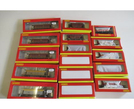 Hornby Hopper wagons 8X 6157, B.R. MGR Hopper, 3X EWS Seacow, 2X YGB Seacon, 2X RMC and R249 MRG Hopper, all items boxed, M (