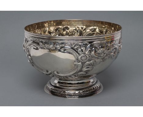 AN EARLY GEORGE I SILVER PUNCH BOWL, maker probably John Ramsey (Jnr), Newcastle 1721, of circular form with reeded rim, late