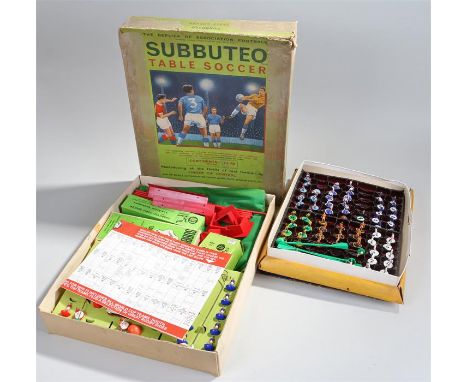 Subbuteo table soccer, boxed game, together with a C100 team set boxed and a collection of loose figures, (qty)