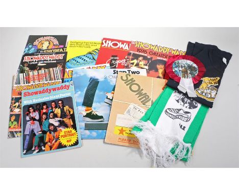 Showaddywaddy ephemera to include 7 LPs, scarf, magazines, t-shirt, rosette (14)