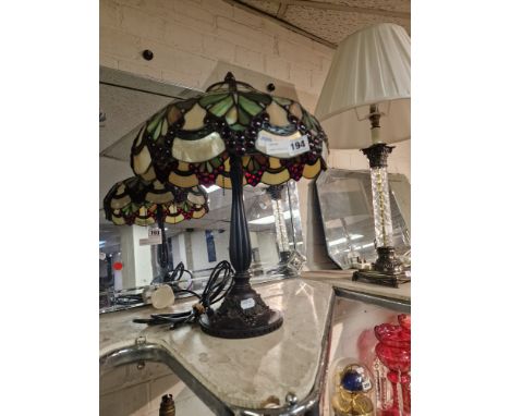 LARGE TIFFANY STYLE TABLE LAMP