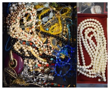 Box containing an assortment of dress/costume jewellery to include; simulated pearl and other bead necklaces etc  