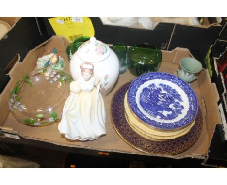 A TRAY OF CERAMICS AND GLASSWARE TO INCLUDE COALPORT, BESWICK, WEDGWOOD AND A ROYAL DOULTON FIGURINE 'NATALIE' HN3173