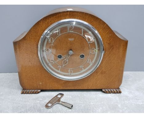 Oak Smiths Enfield mantle clock with pendulum and key