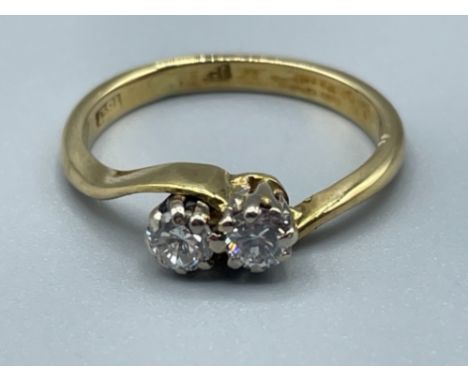 Ladies 18ct gold diamond 2 stone ring round brilliant cut diamonds .20ct 2.92g size L