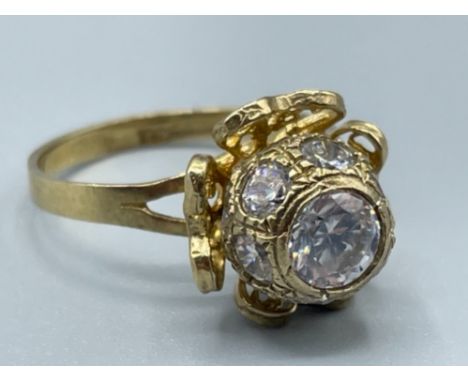 Ladies 9ct gold CZ ornate ring set with ball in centre size N1/2