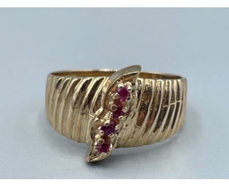 9ct gold ruby ring 3.11g size K1/2