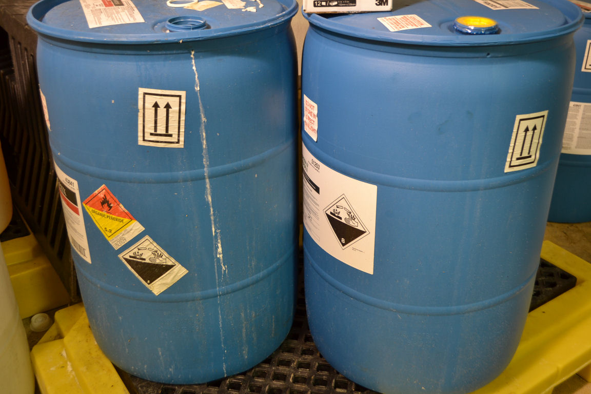 LOT AST. ECOLAB CHEMICALS (1) DRUM VORTEXX ACID LIQUID SANITIZER