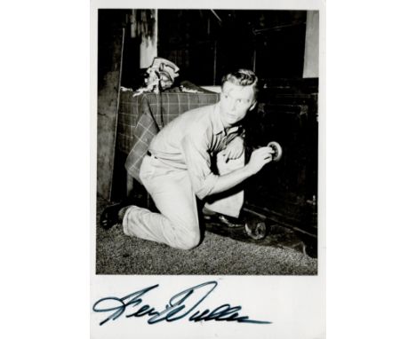 Keir Dullea signed 6x4 black and white photo. Keir Atwood Dullea (born May 30, 1936) is an American actor who portrayed astro